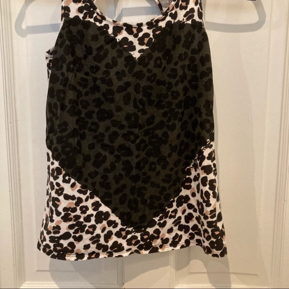 Animal Print Tank Top - Picture 3 of 7